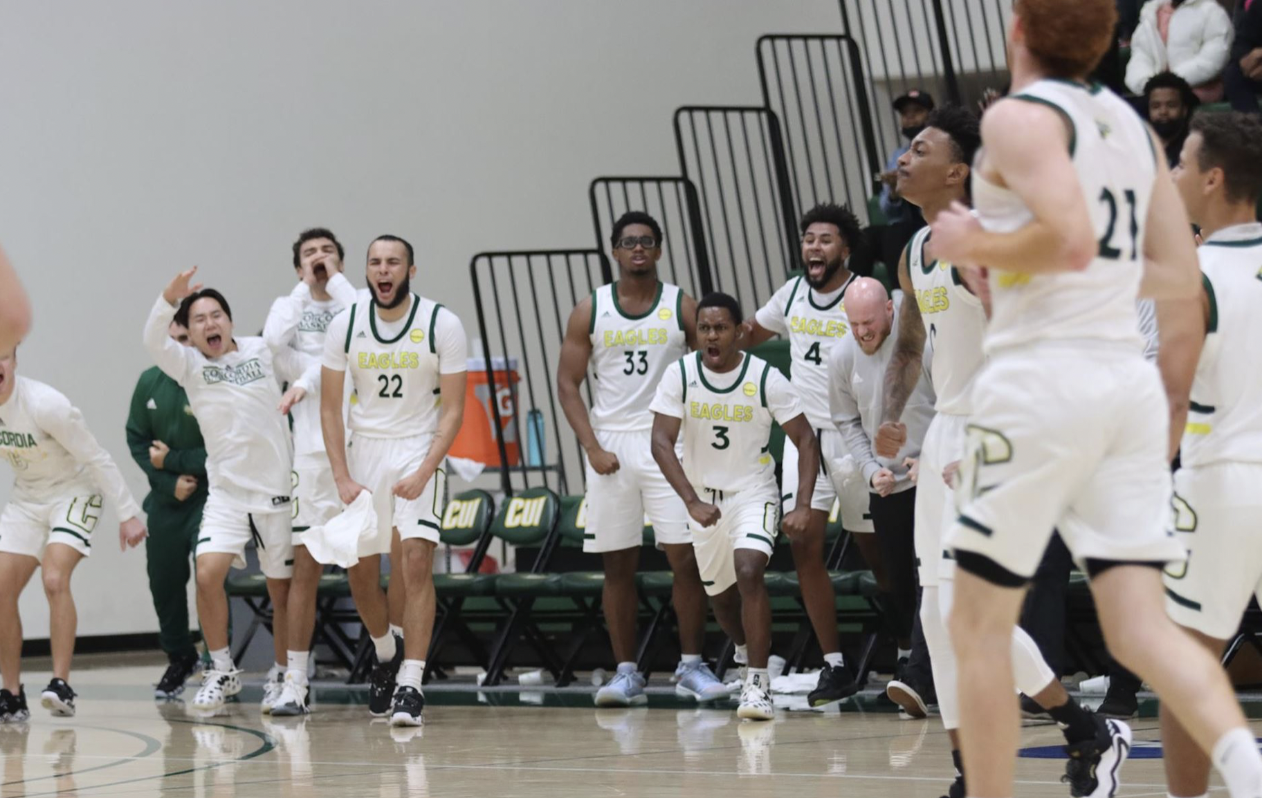 Men's basketball team warms up
